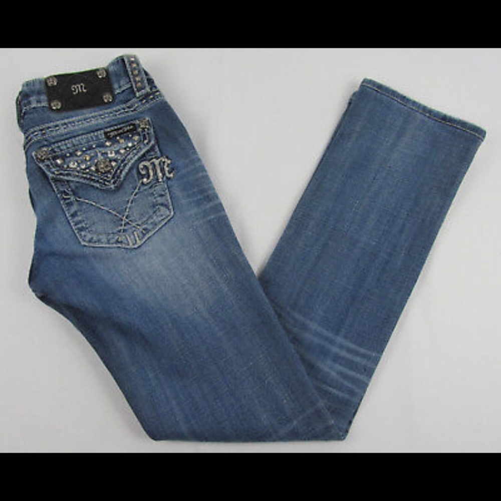 Miss Me jeans Straight leg  studs in rear pockets